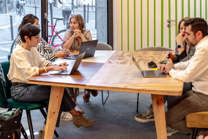 L'équipe Goood! en réunion de travail dans ses bureaux