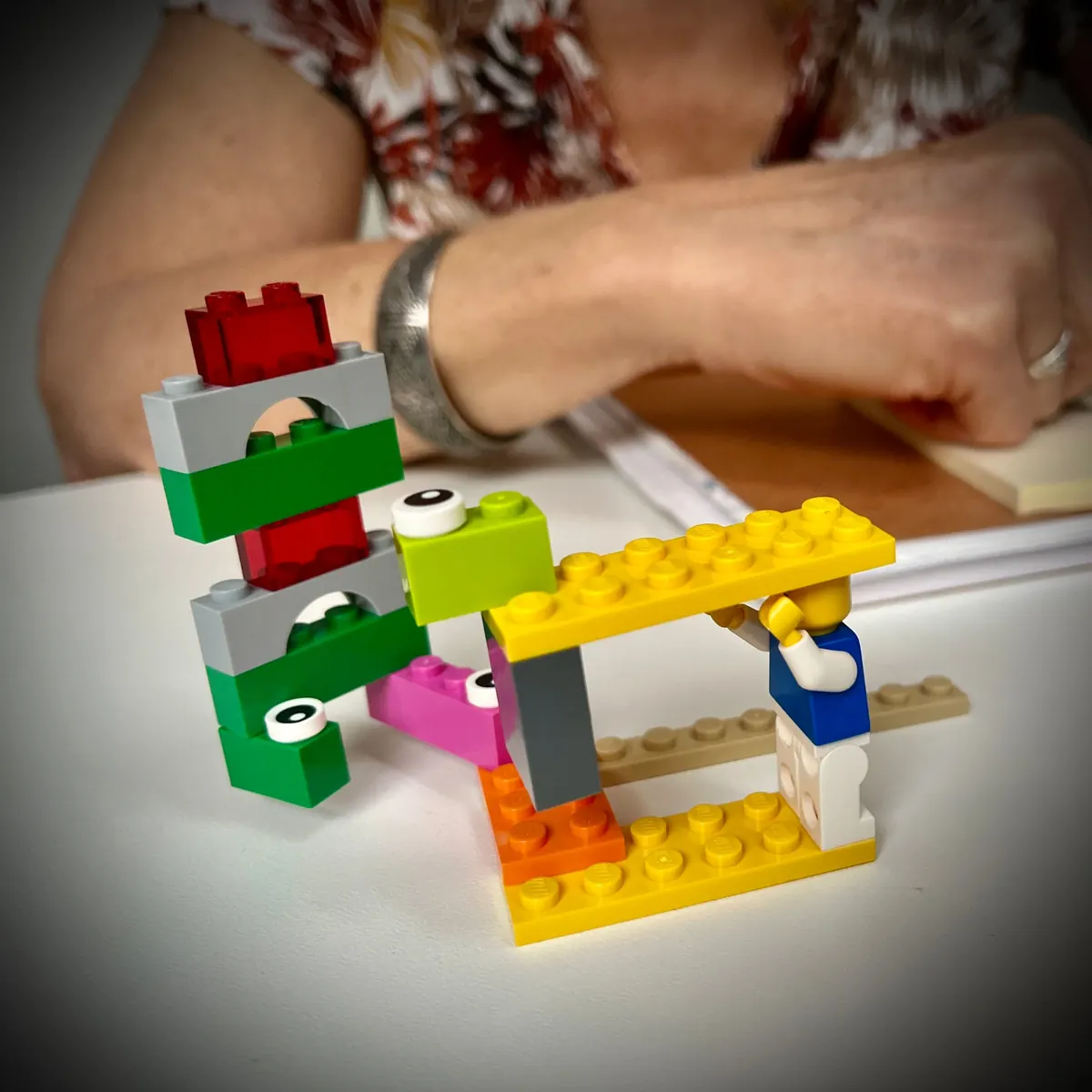 Modèle Lego construit par un manager pendant l'atelier Lego Serious Play